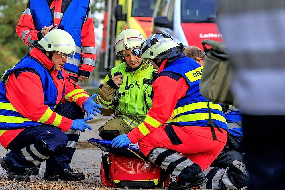 Schrecklicher Unfall! Schüler angefahren und lebensgefährlich verletzt! Not-Op