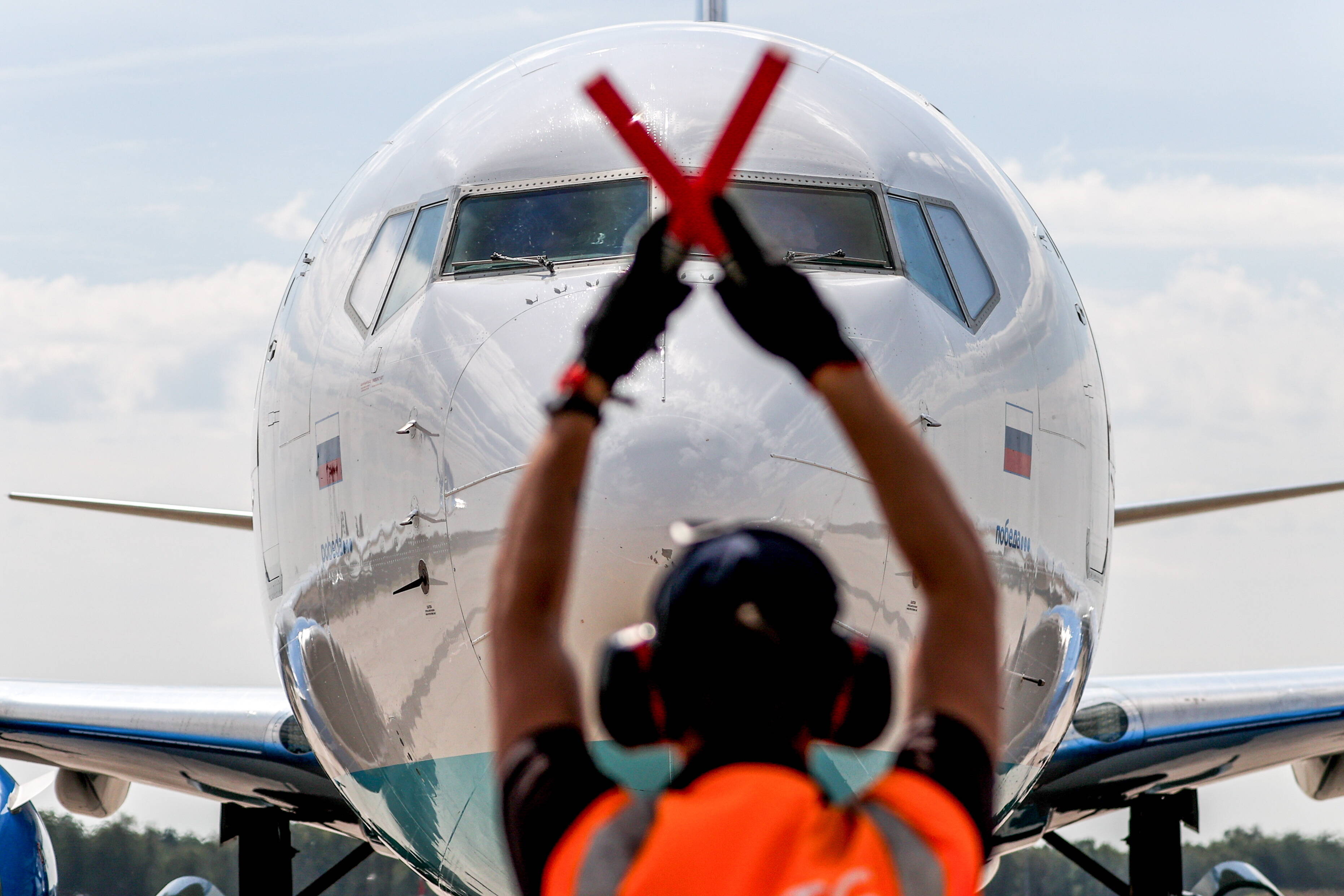 Randale im Flugzeug - Passagier dreht durch! Polizei schlägt direkt nach Landung in München zu!