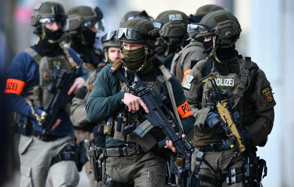Terroralarm am Hauptbahnhof! Zeuge will einen der RAF-Rentner erkannt haben. SEK-Einsatz