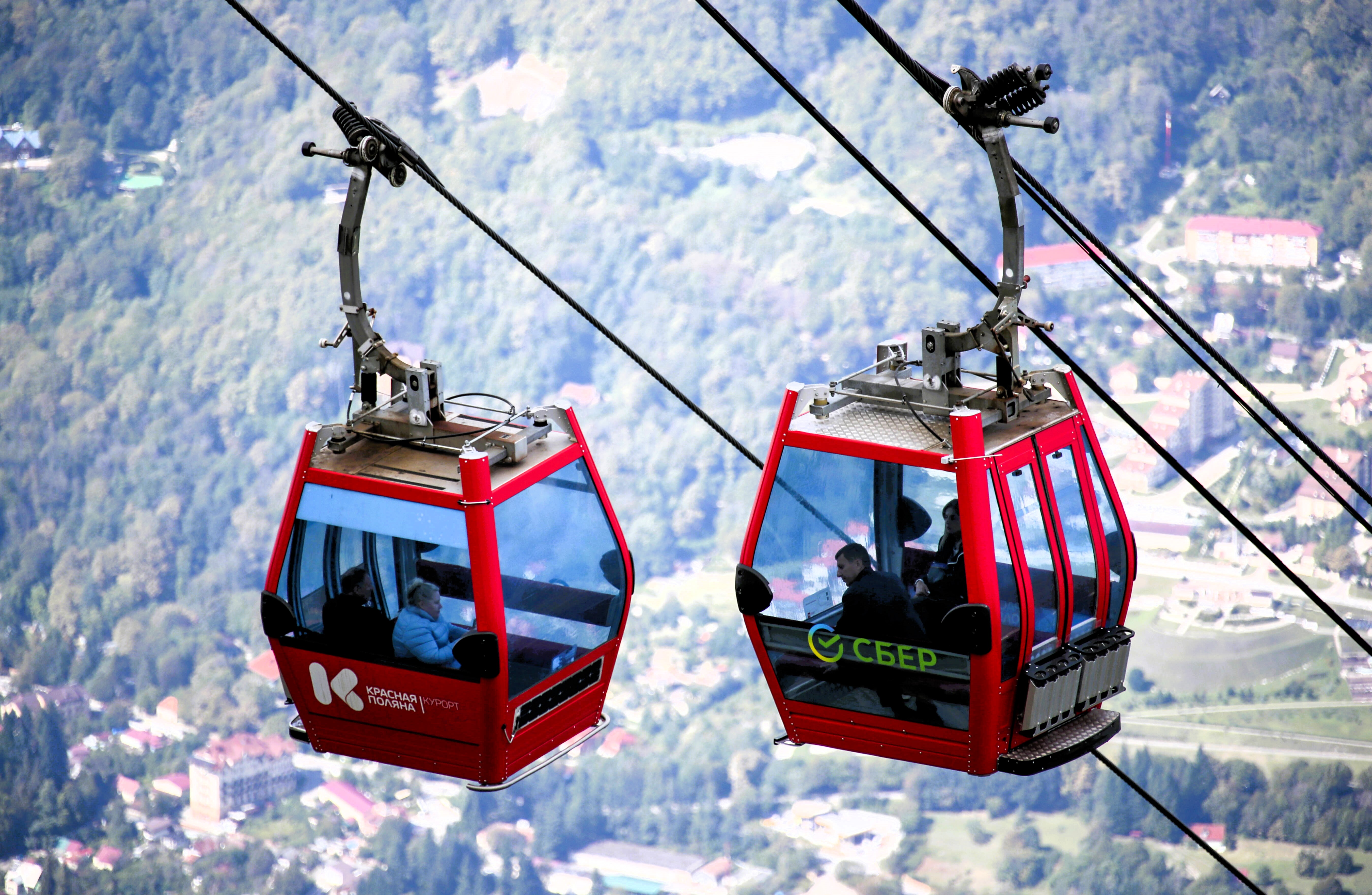 Seilbahn-Unfall in den Alpen: Gondel rast in Bergstation – Große Rettungsaktion in 2800 Metern Höhe