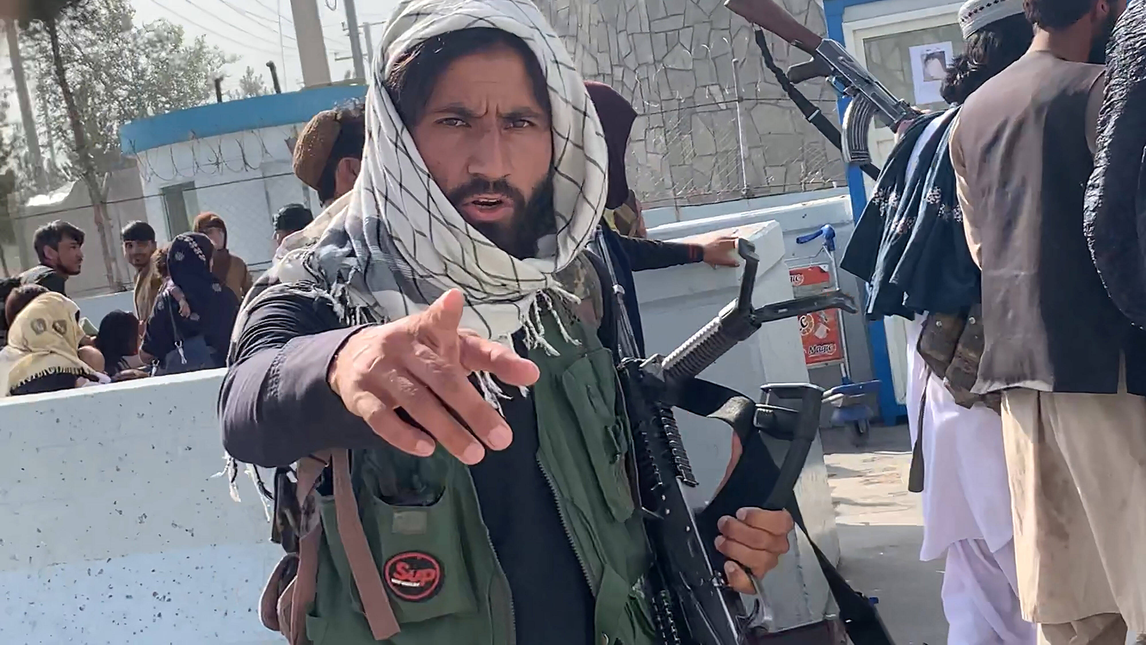 Prinz Harry macht sich zum Terrorziel! Taliban wollen Prinz Harrys - das ist der Grund