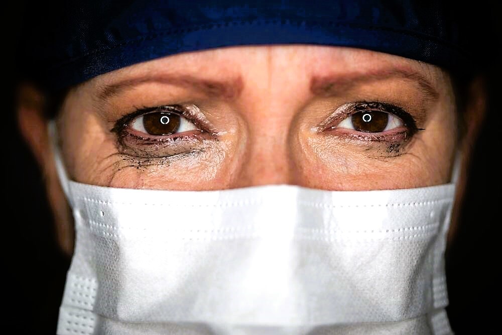 Clan-Mitglieder greifen Krankenschwester an! Schrecklicher Angriff in der Nachtschicht 
